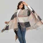 Poncho Beige Mujer 3