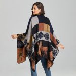 Poncho Marron Mujer 4